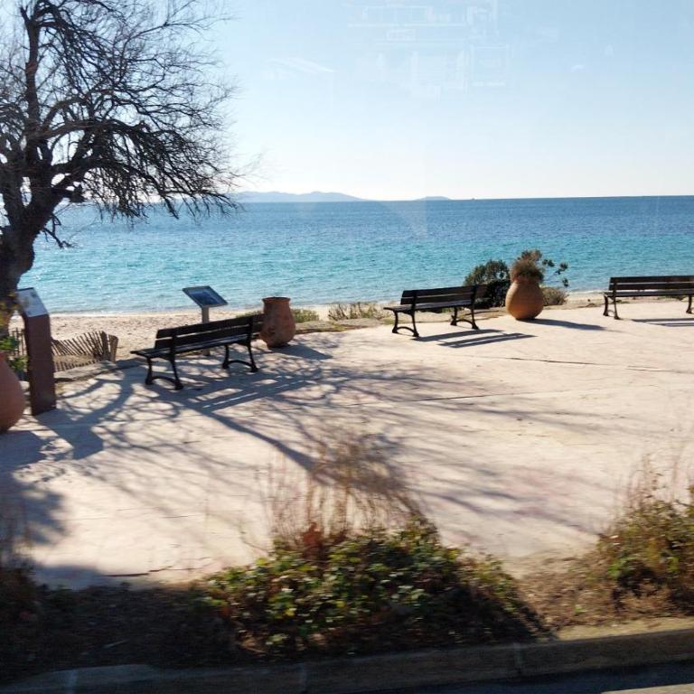 Le CosY Appart 44M2 Clim Vue Mer Golfe de Saint Tropez - Apartamento de 1 dormitorio - 2