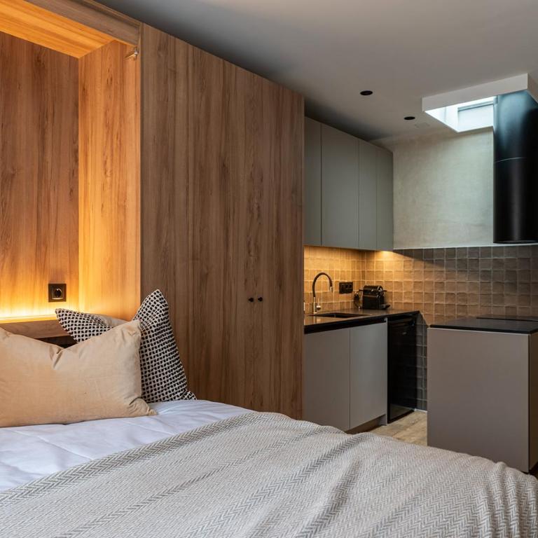 Dobo Madrid MA24 - Studio - 1