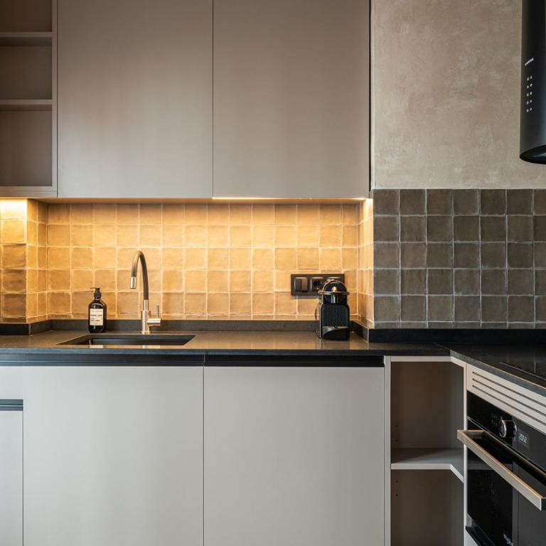 Dobo Madrid MA24 - Studio - 12