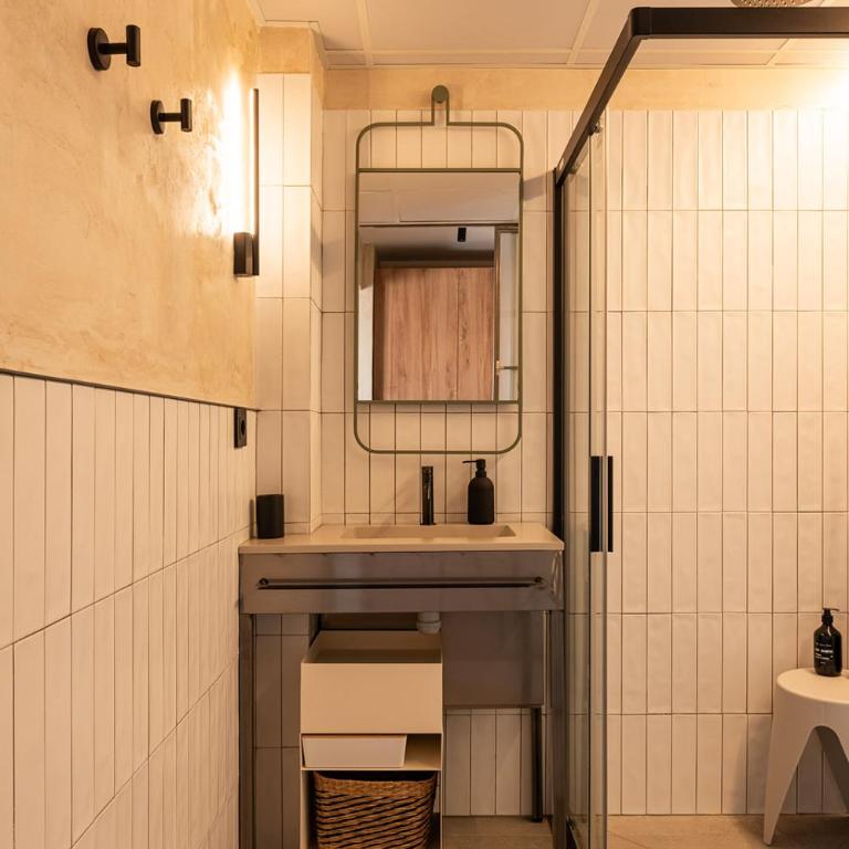 Dobo Madrid MA24 - Studio - 16