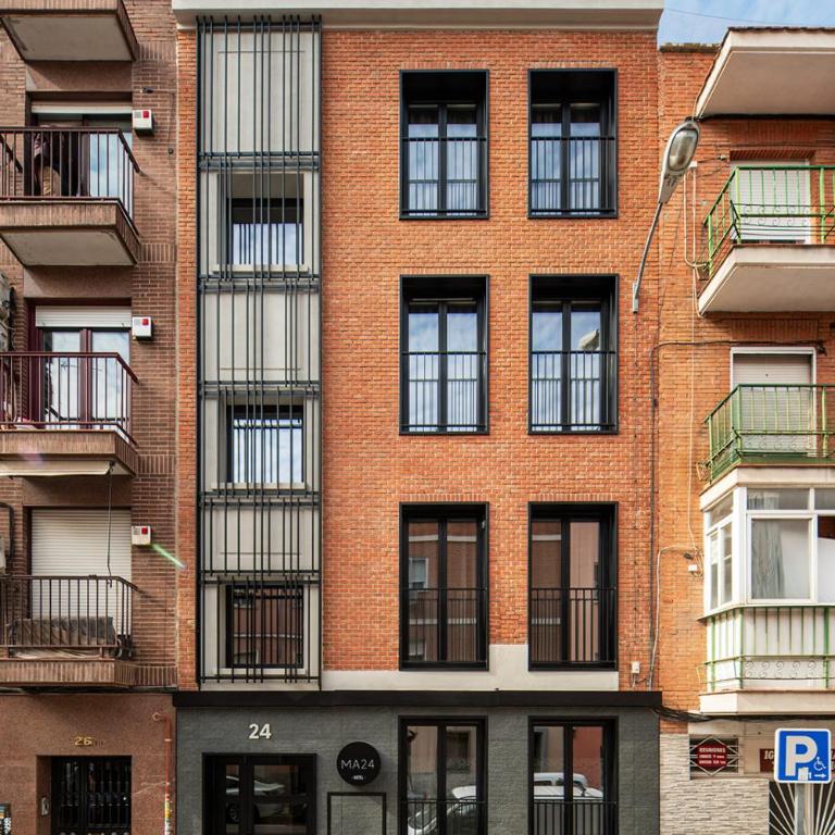 Dobo Madrid MA24 - Studio - 5