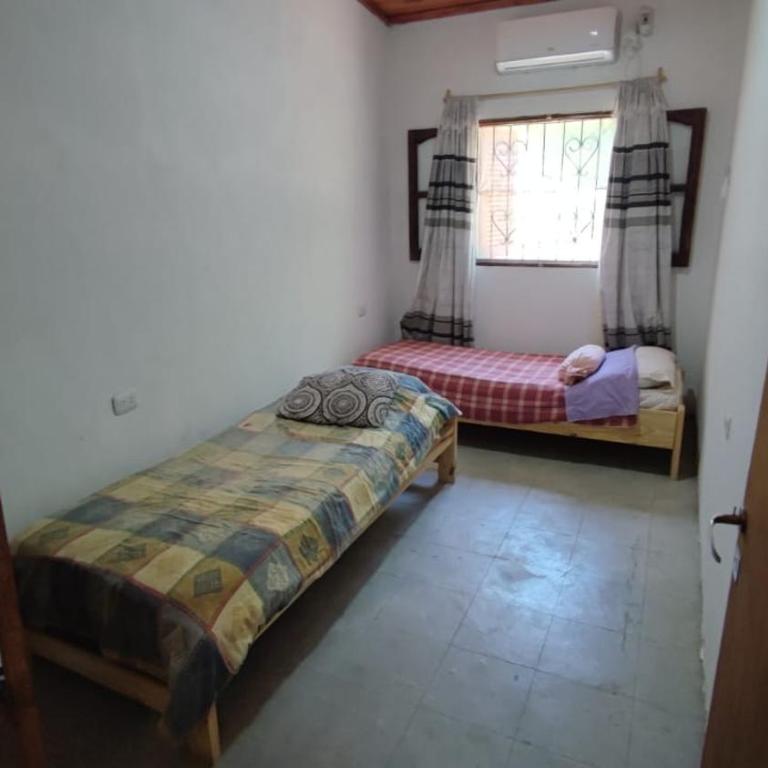 Finca con pileta - Casa de 3 dormitorios - 2