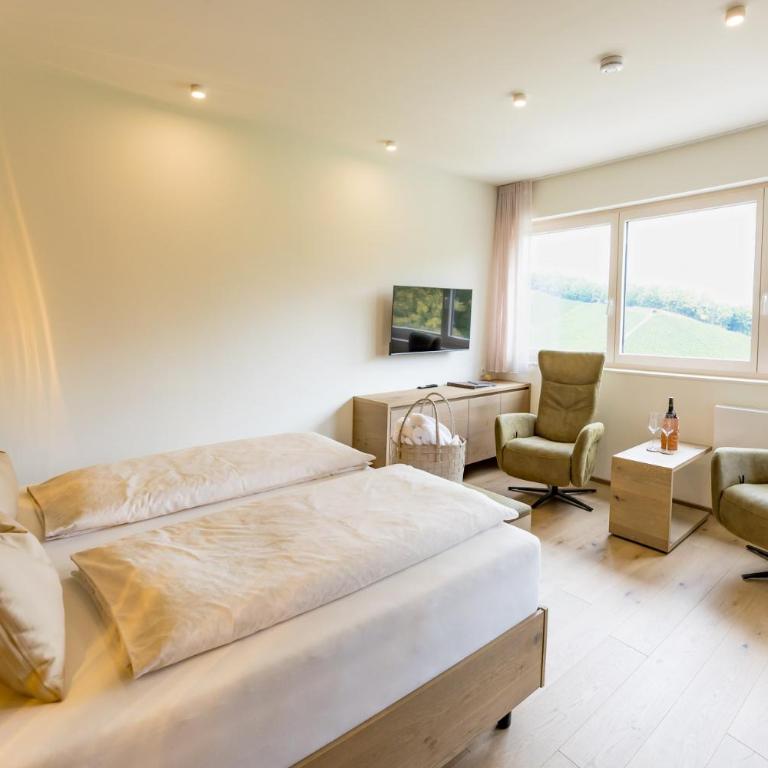 Weingut-Wohlfühlzimmer Adam-Lieleg - Chambre Double Deluxe avec Balcon - 3