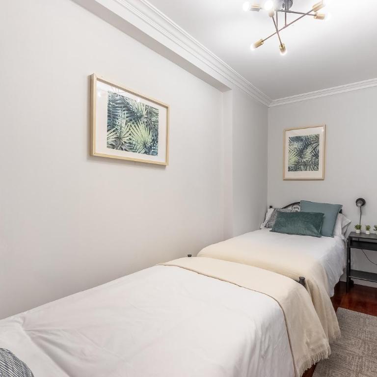 Ayuntamiento Bilbao, Casco Viejo -Parking optional - Three-Bedroom Apartment with Balcony - 37