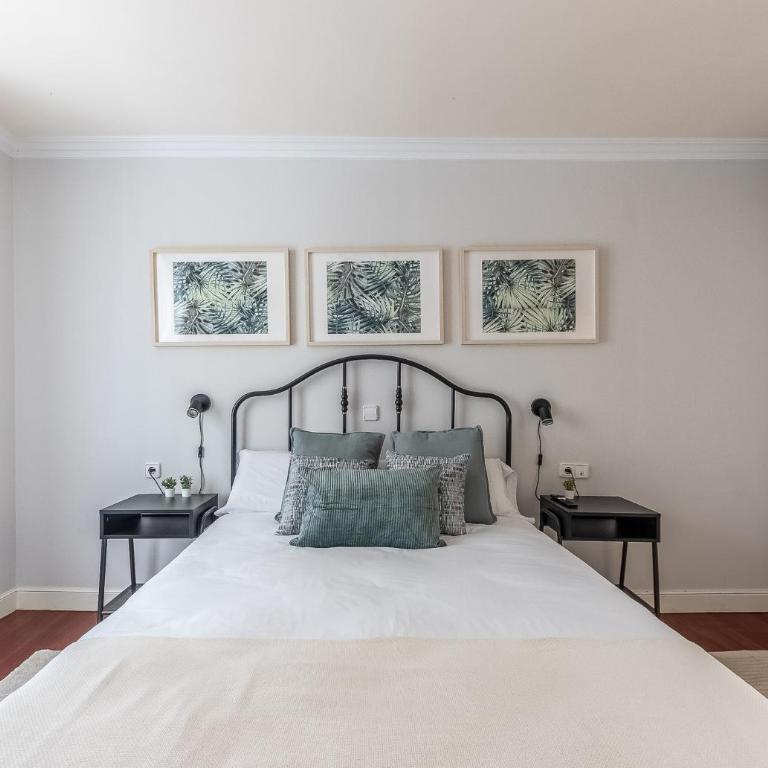 Ayuntamiento Bilbao, Casco Viejo -Parking optional - Three-Bedroom Apartment with Balcony - 7
