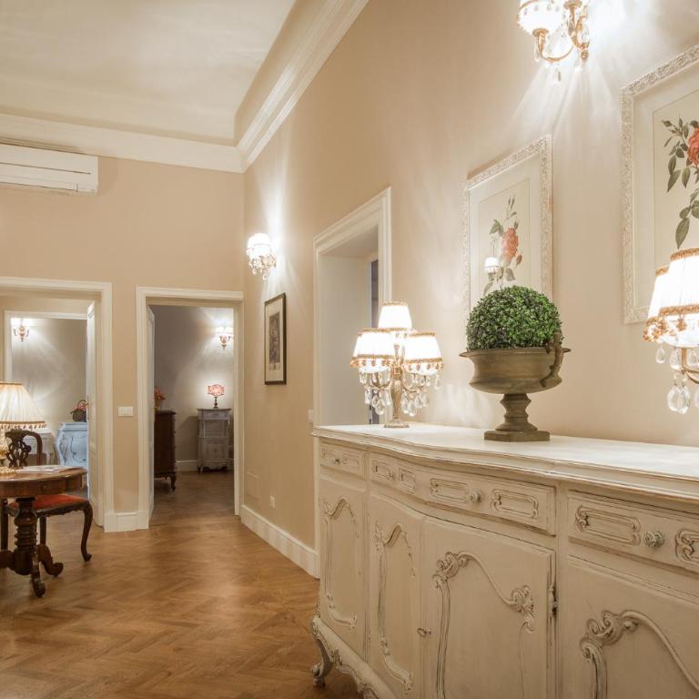 Leopoldo Luxurious Apartment - Daily refresh available - Appartamento Deluxe con 4 Camere da Letto - 9