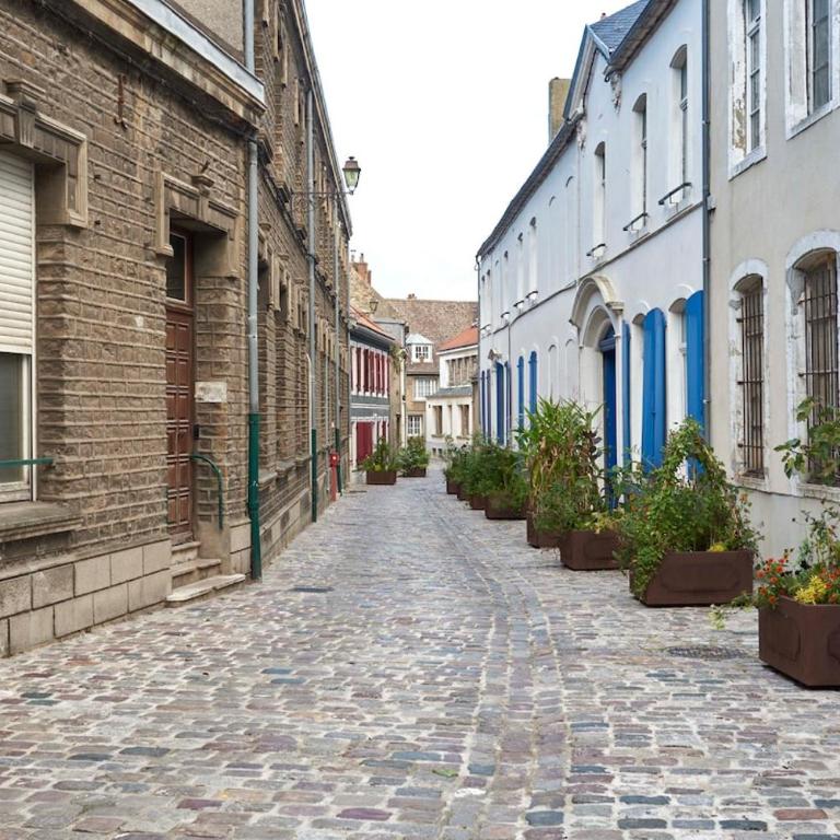 Appartement au pied des remparts avec place de parking - Appartement 1 Chambre - 27
