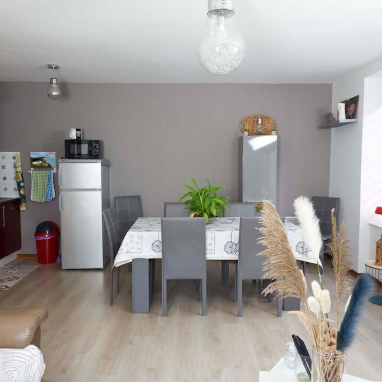 Appartement au pied des remparts avec place de parking - Appartement 1 Chambre - 28