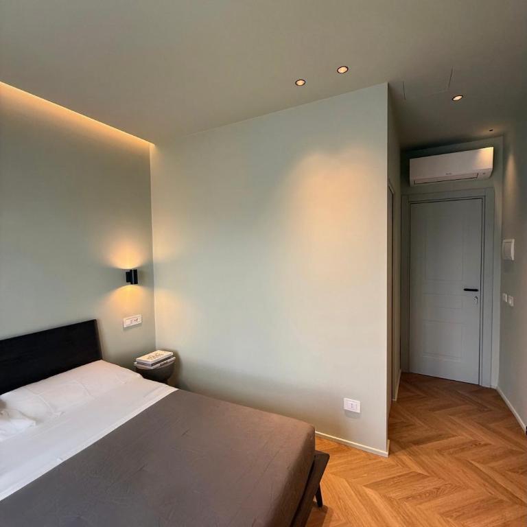 Four Rooms Catania - Double Room with Private Bathroom - 10