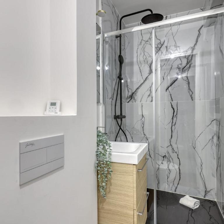 Splendid 2bdrs Flat with Balcony-Paris 15 - Mid T - Appartement 2 Chambres - 12