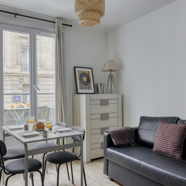 Splendid 2bdrs Flat with Balcony-Paris 15 - Mid T - Appartement 2 Chambres - 2