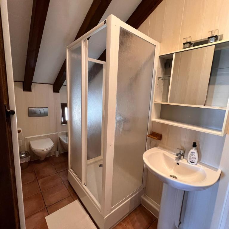 Kite House Tarifa - Single Room with Shared Shower and Toilet - 12