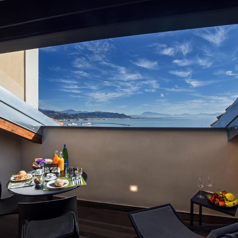 Kemì Luxury Suites - Camera Matrimoniale con Balcone e Vista Mare - 9
