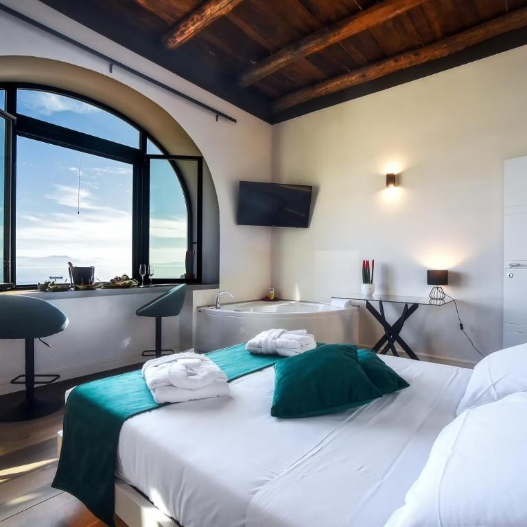 Kemì Luxury Suites - Camera King con Vista Mare - 4