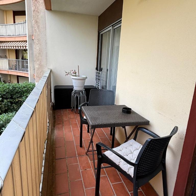 Joli appartement en résidence avec piscine et gardien - One-Bedroom Apartment - 7