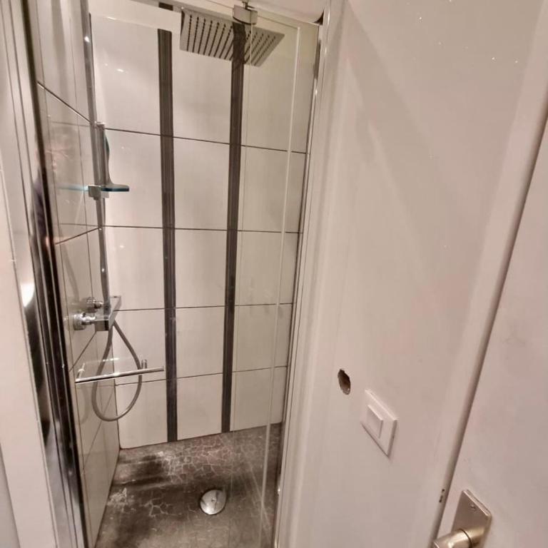 Joli appartement en résidence avec piscine et gardien - One-Bedroom Apartment - 8