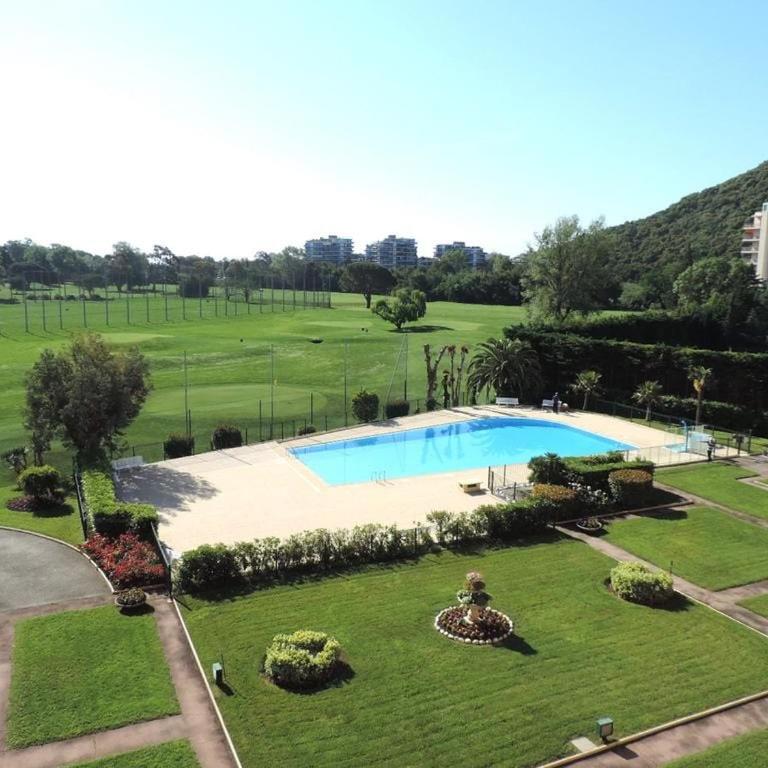 Joli appartement en résidence avec piscine et gardien - One-Bedroom Apartment - 1