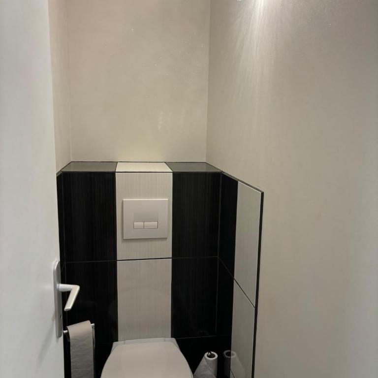 Joli appartement en résidence avec piscine et gardien - One-Bedroom Apartment - 11