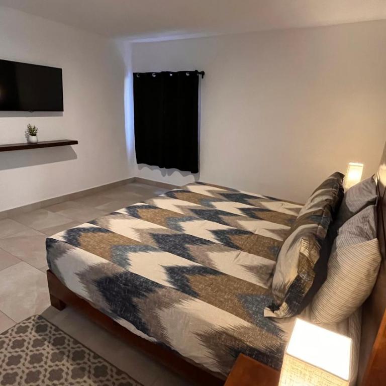 Pedernal Hotel - Habitación con cama extragrande. - 4