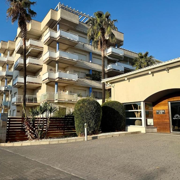 V030 - Port Canigo - Two-Bedroom Apartment - 38