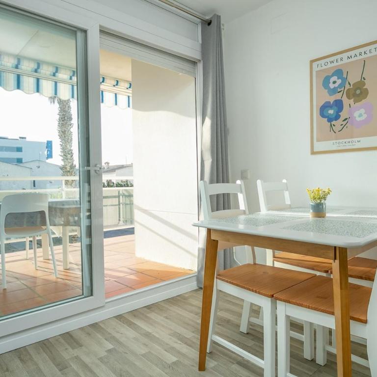 V030 - Port Canigo - Two-Bedroom Apartment - 12