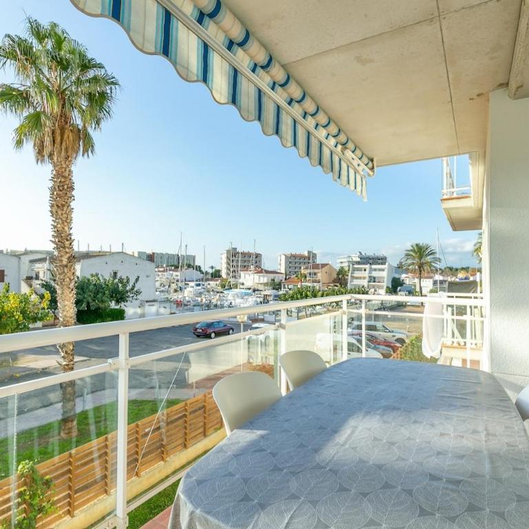 V030 - Port Canigo - Two-Bedroom Apartment - 17