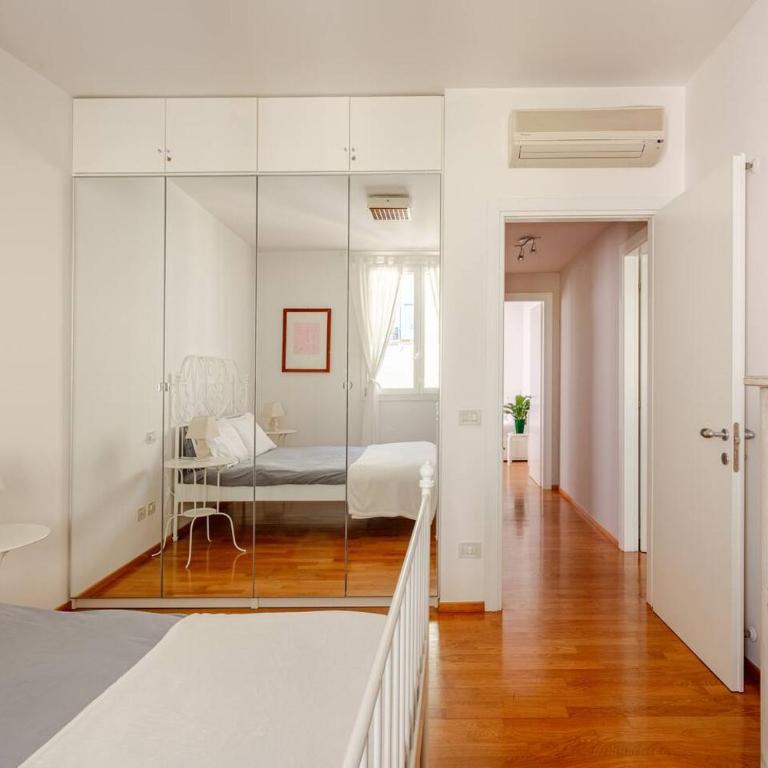 Santo Stefano Square - Appartamento con 2 Camere da Letto - 8