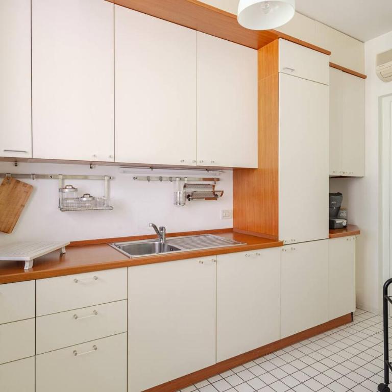Santo Stefano Square - Appartamento con 2 Camere da Letto - 6
