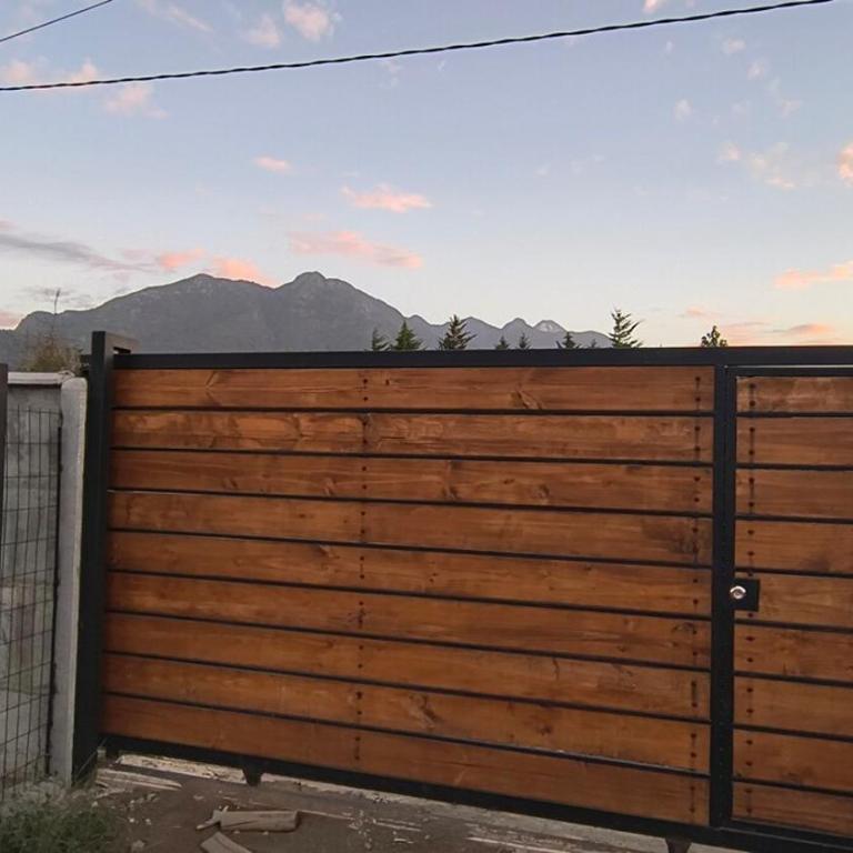 Amplia casa y sitio, lado aeropuerto, 4D, 2B - Casa de 4 dormitorios - 13