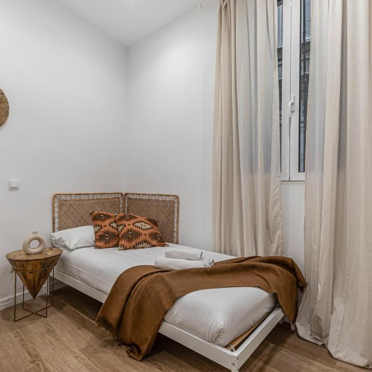 Hogar Malasaña II - Three-Bedroom Apartment - 8