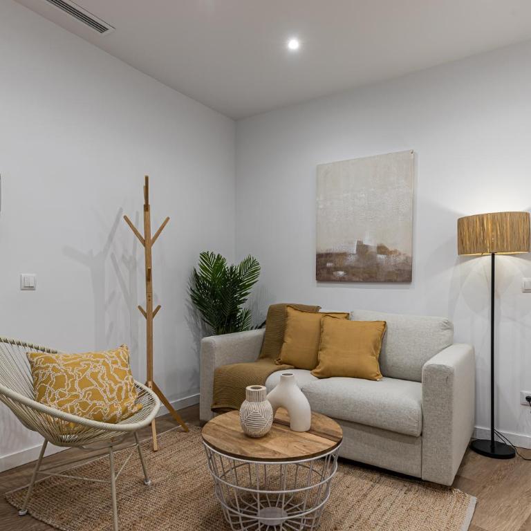 Hogar Malasaña II - Three-Bedroom Apartment - 10
