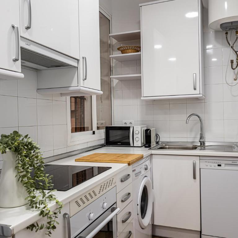 Hogar Malasaña II - Three-Bedroom Apartment - 20