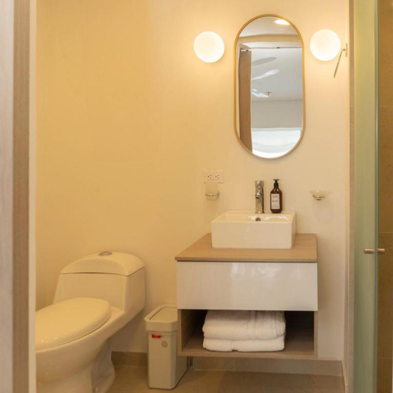 Suite Cama King Balcon Vista Hermosa CB634 - Studio with Balcony - 19
