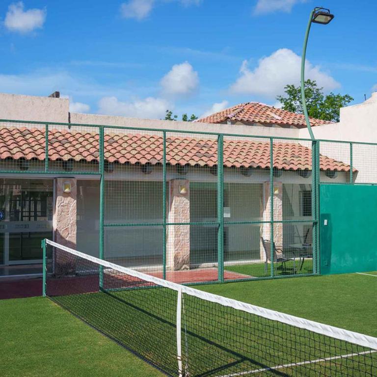 Casa con Alberca y Seguridad Garantizada - Three-Bedroom House - 10