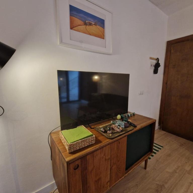 Habitación amplia y tranquila con baño privado en piso compartido - Apartamento de 1 dormitorio - 72