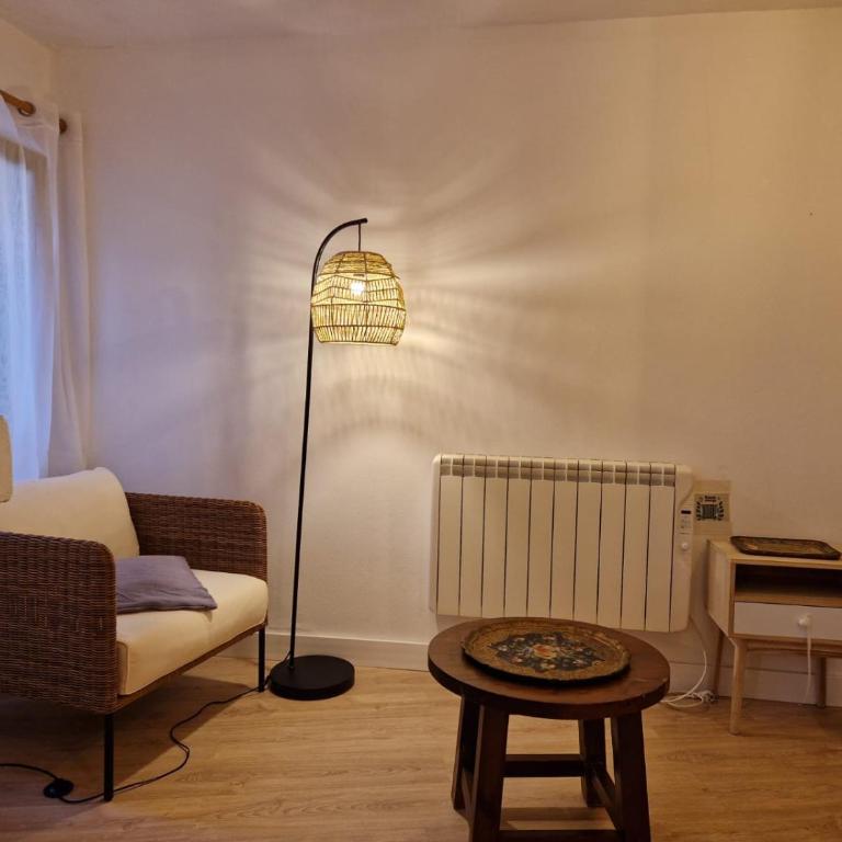 Habitación amplia y tranquila con baño privado en piso compartido - Apartamento de 1 dormitorio - 4