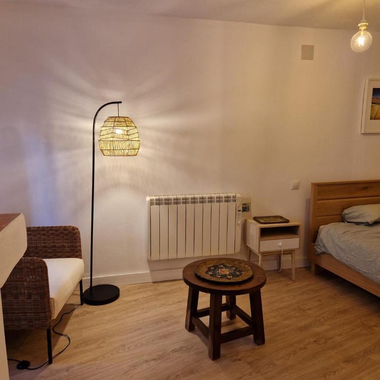 Habitación amplia y tranquila con baño privado en piso compartido - Apartamento de 1 dormitorio - 59