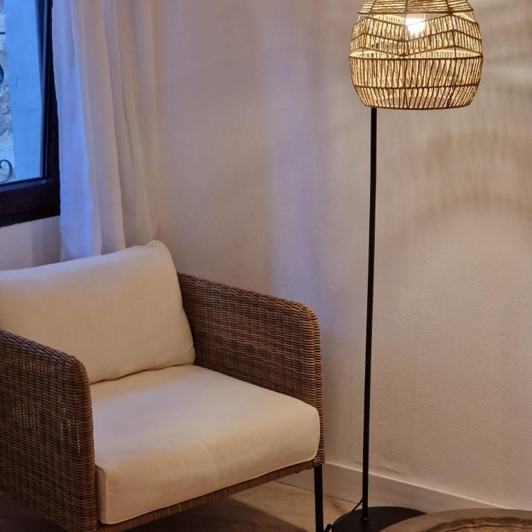 Habitación amplia y tranquila con baño privado en piso compartido - Apartamento de 1 dormitorio - 68