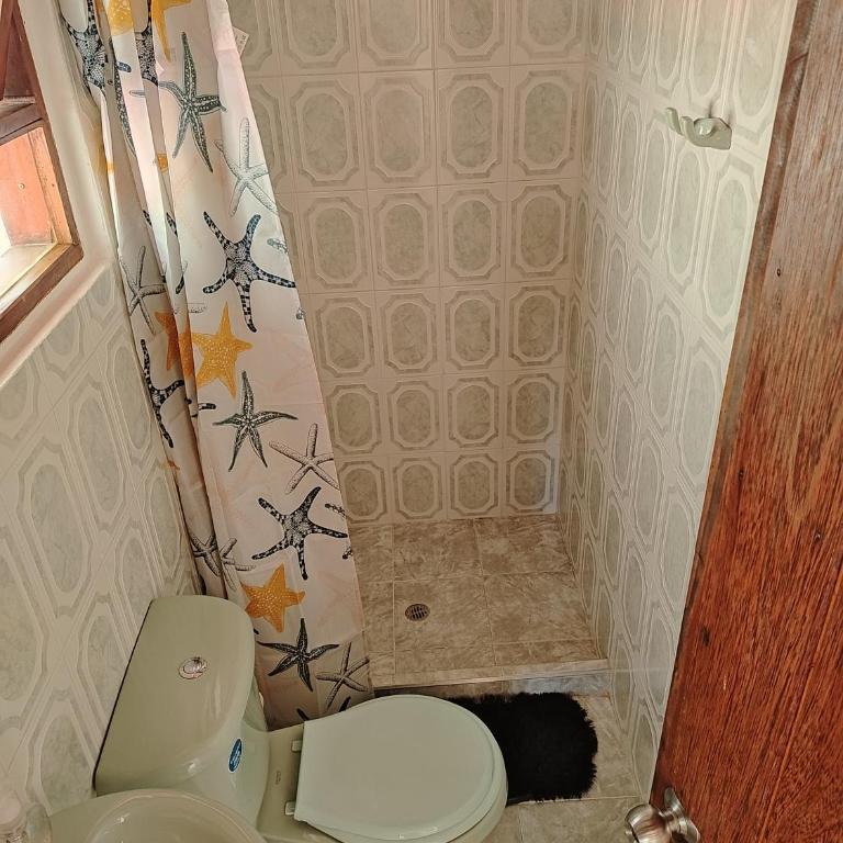 Villa Girasol - Habitación Familiar con baño - 11