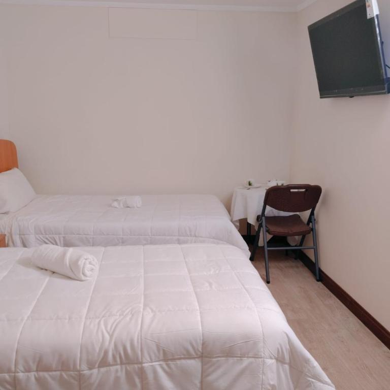 Hotel Victoria - Double Room with Private Bathroom - 6