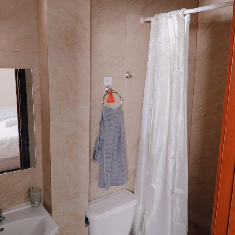 Hotel Victoria - Double Room with Private Bathroom - 7