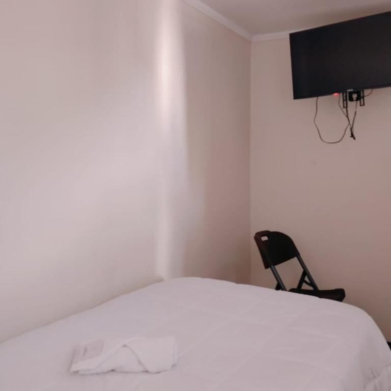 Hotel Victoria - Single Room with Shared Bathroom - 3