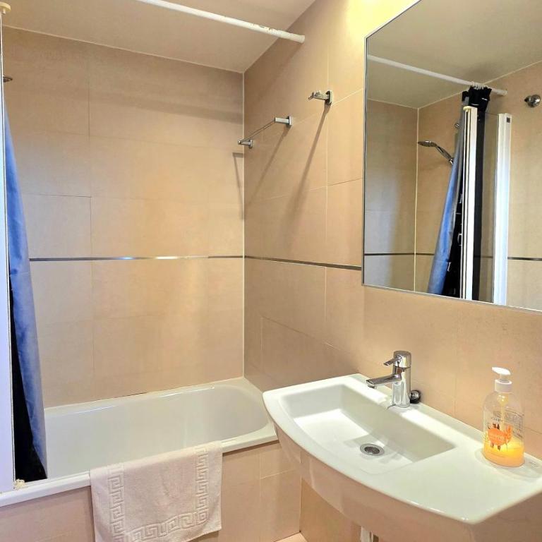LA TERRAZA - Torres D' Oboe - 2 dormitorios - Deluxe Two-Bedroom Apartment with Garden View - 24
