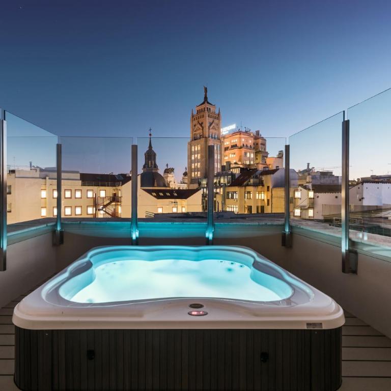 Catalonia Gran Vía Madrid - Habitación Doble Superior con terraza y jacuzzi® - 1
