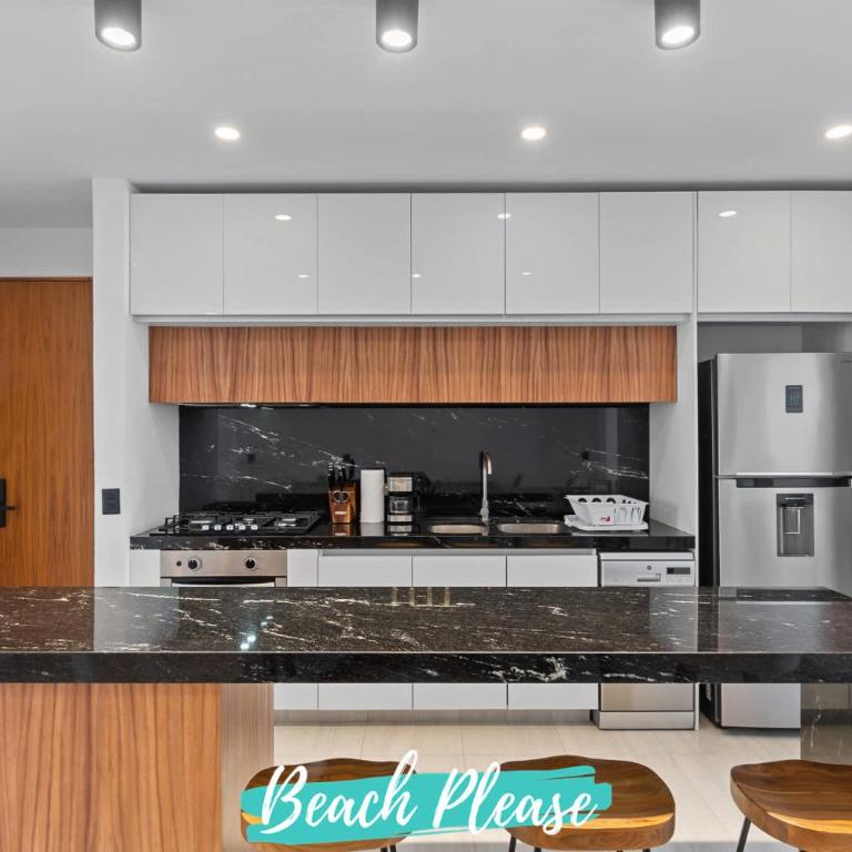 Avelar Condos - 1 Block to Beach with Rooftop Pool - Apartamento - 2