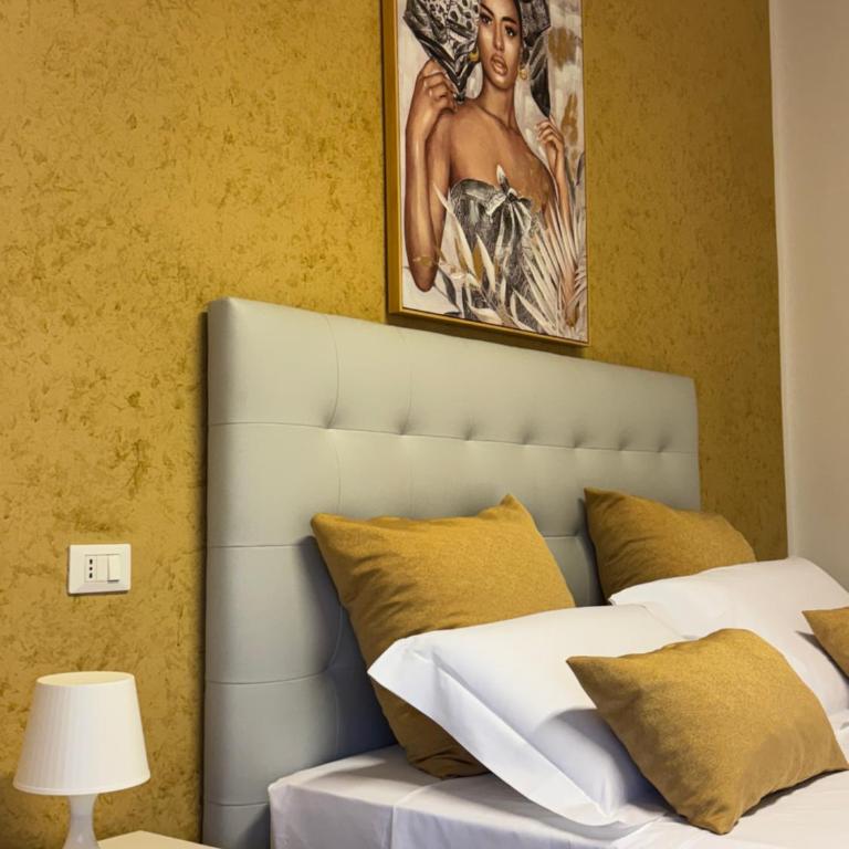 Crispi 120 Rooms New Opening - Deluxe Double Room with Balcony - 4