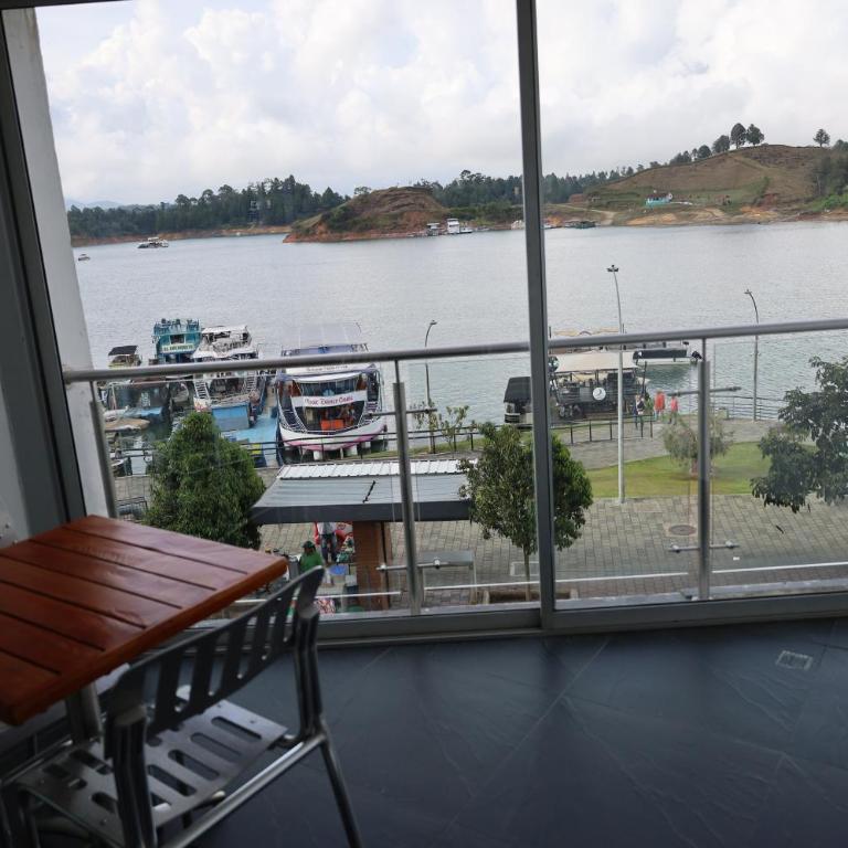 Hotel Portobelo Guatape - Habitación Doble con vistas al lago - 10