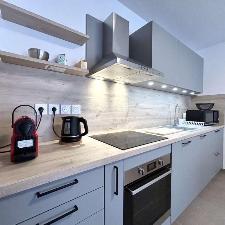 Appartement 3 pièces, 2 chambres, balcon, vue Briançon, WiFi gratuit - FR-1-330C-150 - Apartment - 2