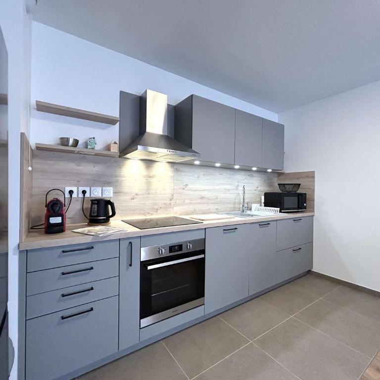 Appartement 3 pièces, 2 chambres, balcon, vue Briançon, WiFi gratuit - FR-1-330C-150 - Apartment - 8