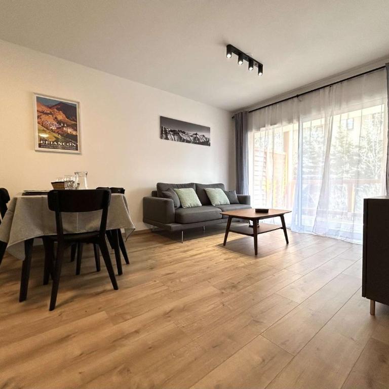 Appartement 3 pièces, 2 chambres, balcon, vue Briançon, WiFi gratuit - FR-1-330C-150 - Apartment - 15